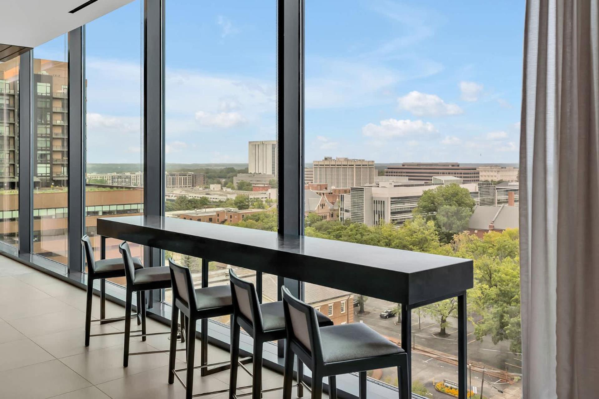 High-Rise Apt Raleigh Free Parking & Sunset View 1 Exterior photo