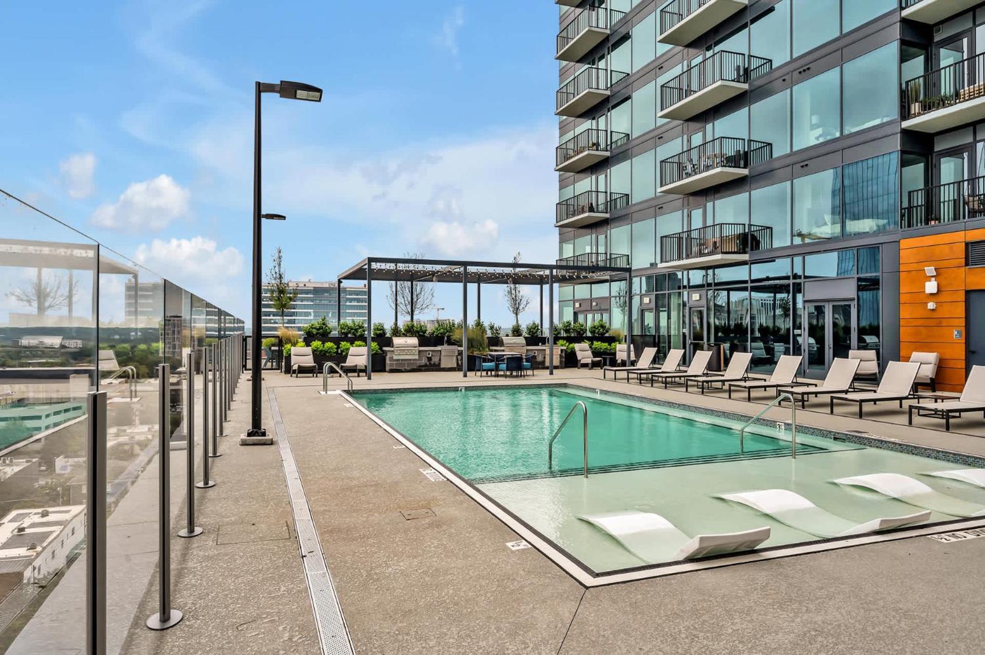 High-Rise Apt Raleigh Free Parking & Sunset View 1 Exterior photo