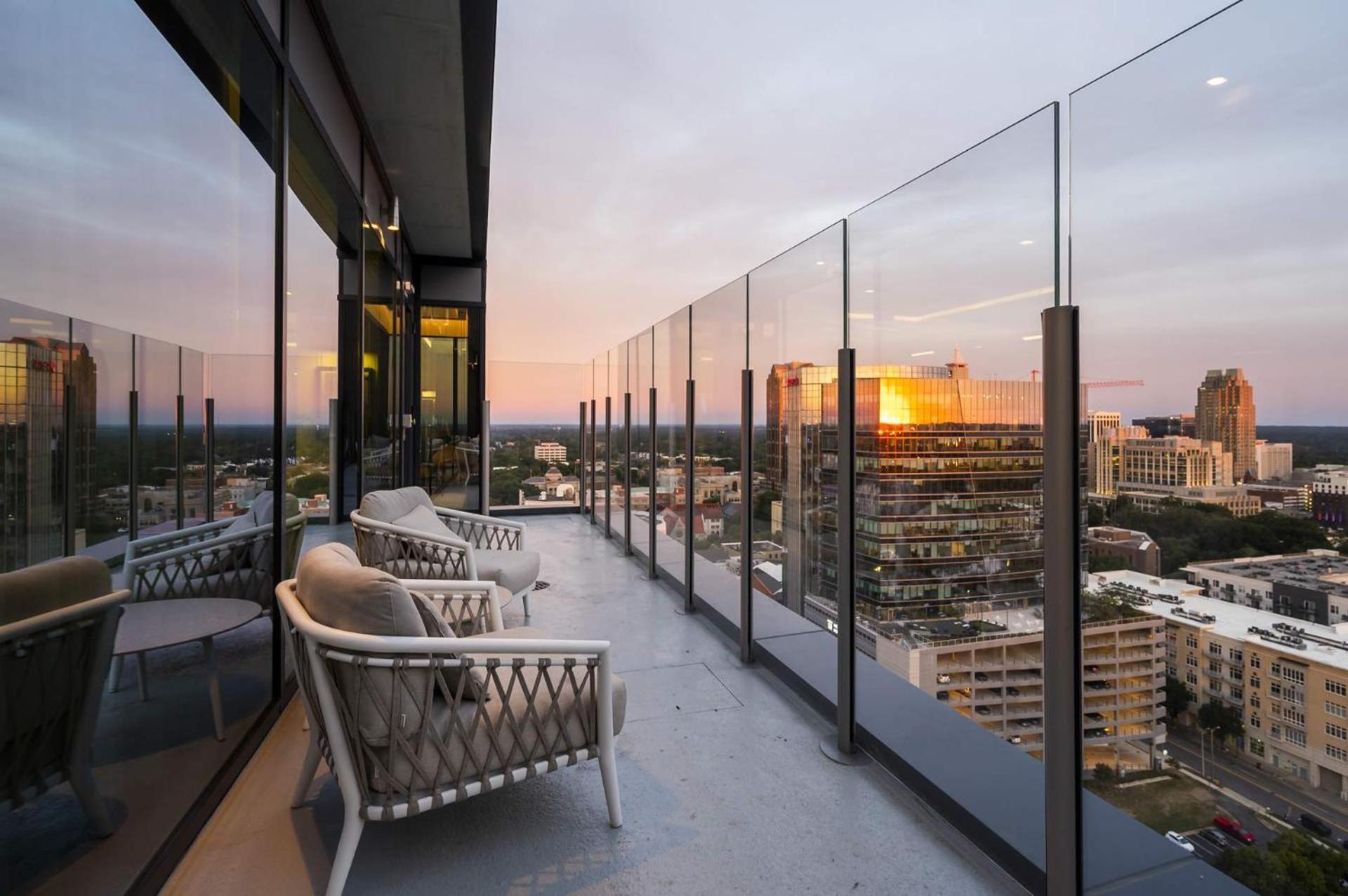 High-Rise Apt Raleigh Free Parking & Sunset View 1 Exterior photo